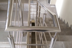 polished railings1 en