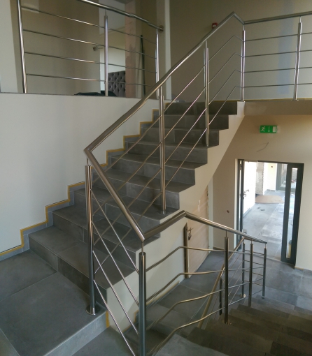 polished railings4 en