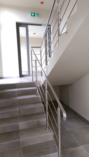 polished railings5 en