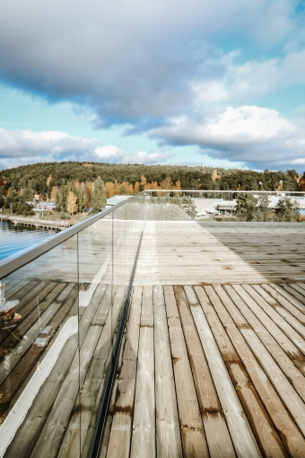 toget stikla terasei margas